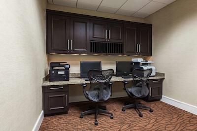 هیلتون گاردن این فنیکس میدتون