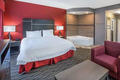 هامپتون این اند سویتز تمکولا