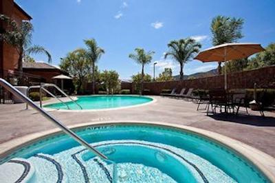 هامپتون این اند سویتز تمکولا