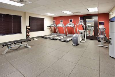 هامپتون این اند سویتز تمکولا