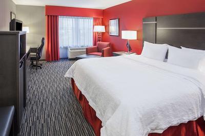 هامپتون این اند سویتز تمکولا