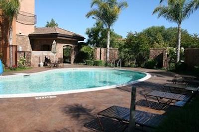 هامپتون این اند سویتز تمکولا