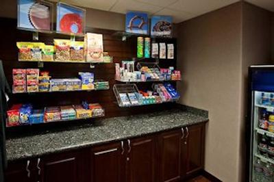 هامپتون این اند سویتز تمکولا