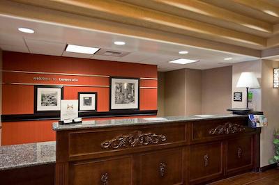 هامپتون این اند سویتز تمکولا