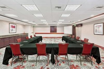 هامپتون این اند سویتز تمکولا