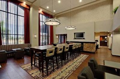 هامپتون این اند سویتز تمکولا