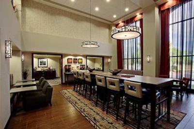 هامپتون این اند سویتز تمکولا