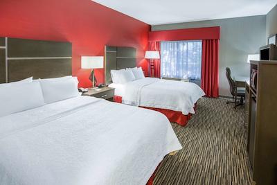 هامپتون این اند سویتز تمکولا