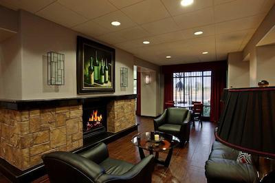 هامپتون این اند سویتز تمکولا