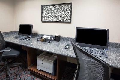 هامپتون این اند سویتز تمکولا