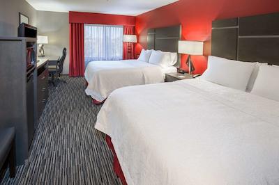 هامپتون این اند سویتز تمکولا