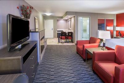 هامپتون این اند سویتز تمکولا