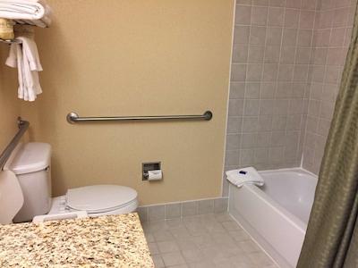 بست وسترن پلاس هانافرد این اند سویتز