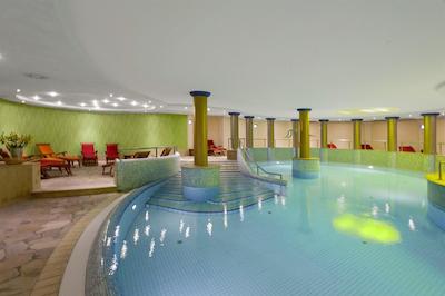 درینت استراندریزرت اند اسپا اُستسیباد ووسترو