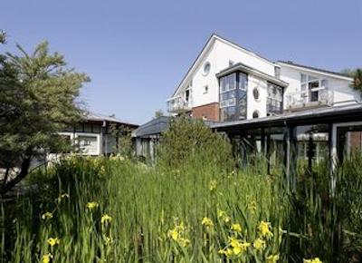 درینت استراندریزرت اند اسپا اُستسیباد ووسترو