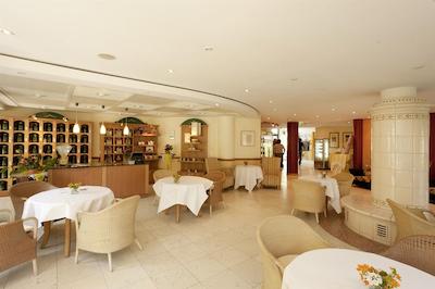 درینت استراندریزرت اند اسپا اُستسیباد ووسترو