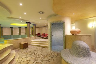 درینت استراندریزرت اند اسپا اُستسیباد ووسترو