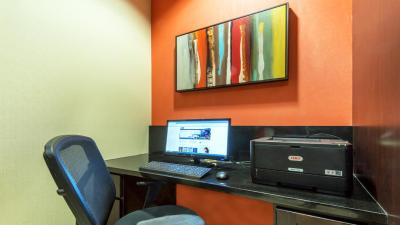 هلید این اکسپرز هتل اند سویتز نرد اسیتل-شرلین