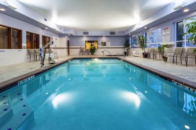 هلید این اکسپرز هتل اند سویتز نرد اسیتل-شرلین