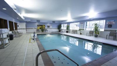 هلید این اکسپرز هتل اند سویتز نرد اسیتل-شرلین