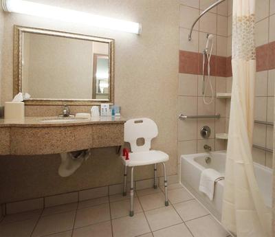 هامپتون این اند سویتز اُنتاریو