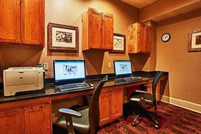 هامپتون این لویسویل دونتون