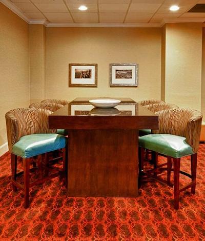 هامپتون این لویسویل دونتون