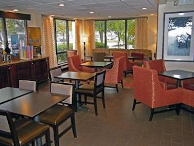 هامپتون این نرفلک/چساپیک (گرینبریر اریا)