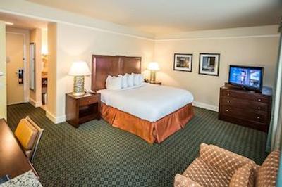 هیلتون پرسیدنت کانساز سیتی