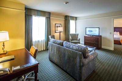 هیلتون پرسیدنت کانساز سیتی