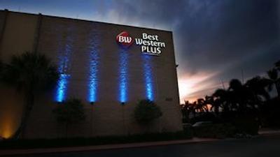 بست وسترن پلاس سیستا کی گاتو