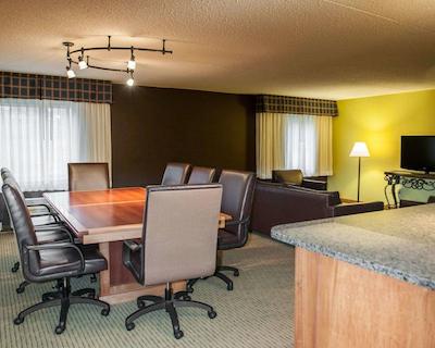 کلارین هتل کنفرنس سنتر-نرد