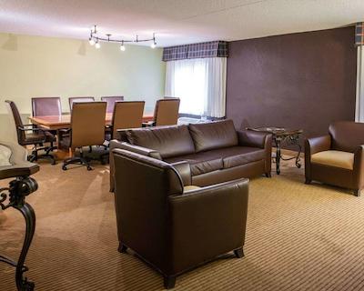 کلارین هتل کنفرنس سنتر-نرد