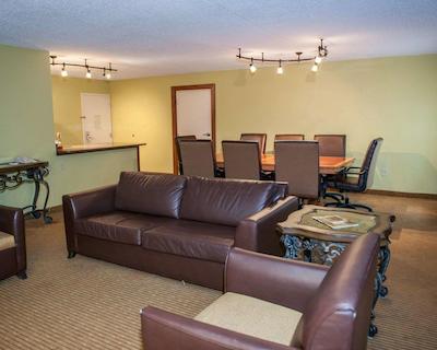 کلارین هتل کنفرنس سنتر-نرد