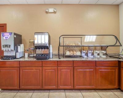 اکنو لج آیرپرت ات رج استادیوم