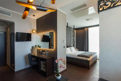 اناتیا پالاس