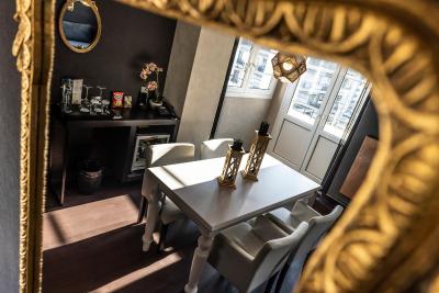 اناتیا پالاس