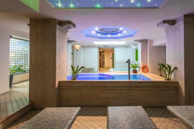 اناتیا پالاس