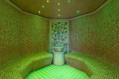 اناتیا پالاس