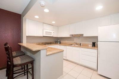 رد روف این کلومبوز فنیکس سیتی