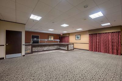 رد روف این کلومبوز فنیکس سیتی