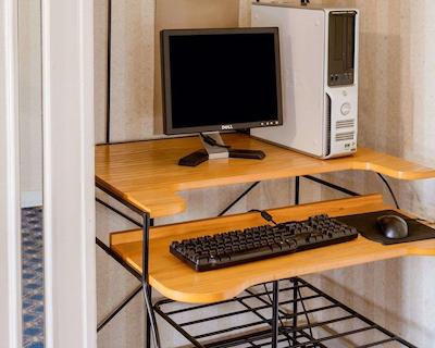 اکنو لج این اند سویتز