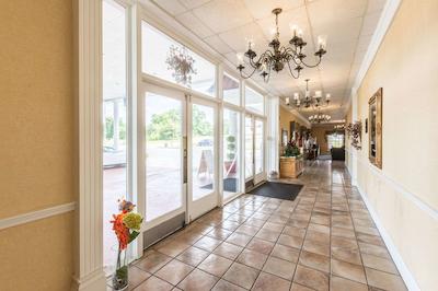 اکنو لج این اند سویتز