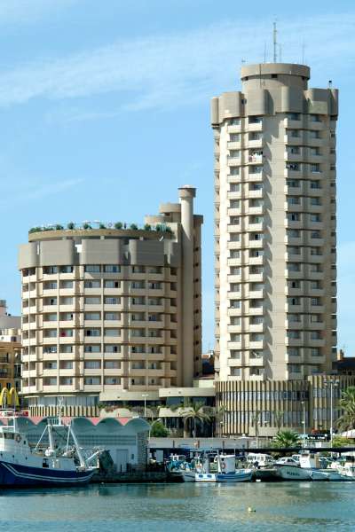 هتل ال پورتو بای پیر اند واکانسز