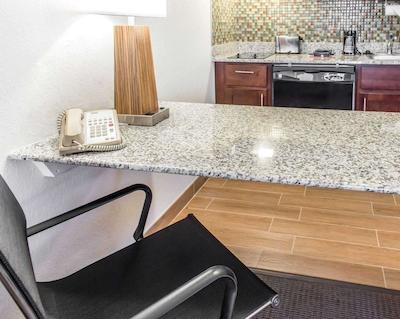 مینست سویتز پیتسبورگه آیرپرت