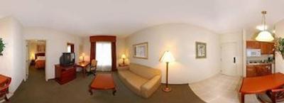 هموود سویتز بای هیلتون هوستون ایاه آیرپرت بلتو 8