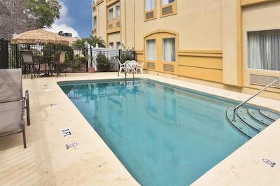 لا کوینتا این تامپا اسود