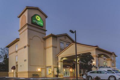 لا کوینتا این تامپا اسود