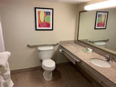 هلید این ویرجینیا بیچ-اُسینسید (21است است)