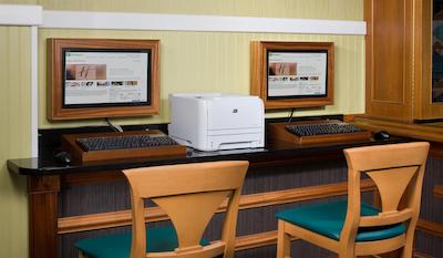 هلید این ویرجینیا بیچ-اُسینسید (21است است)